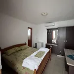 Vila Cano Pensión *